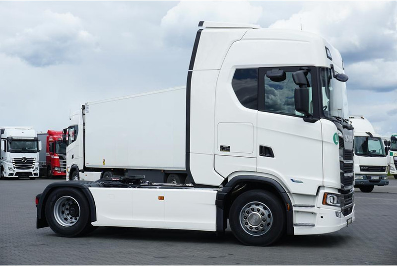Scania S 500 / EURO 6 / ACC / RETARDER / PEŁNA OPCJA / JAK NOWA - Cabeza tractora: foto 5 Scania S 500 / EURO 6 / ACC / RETARDER / PEŁNA OPCJA / JAK NOWA - Cabeza tractora: foto 5
