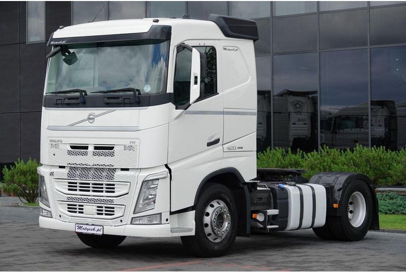 Volvo FH 420 / 13 L / PEŁNY ADR / 2017 ROK / NISKA KABINA / SPROWADZON - Cabeza tractora: foto 4 Volvo FH 420 / 13 L / PEŁNY ADR / 2017 ROK / NISKA KABINA / SPROWADZON - Cabeza tractora: foto 4