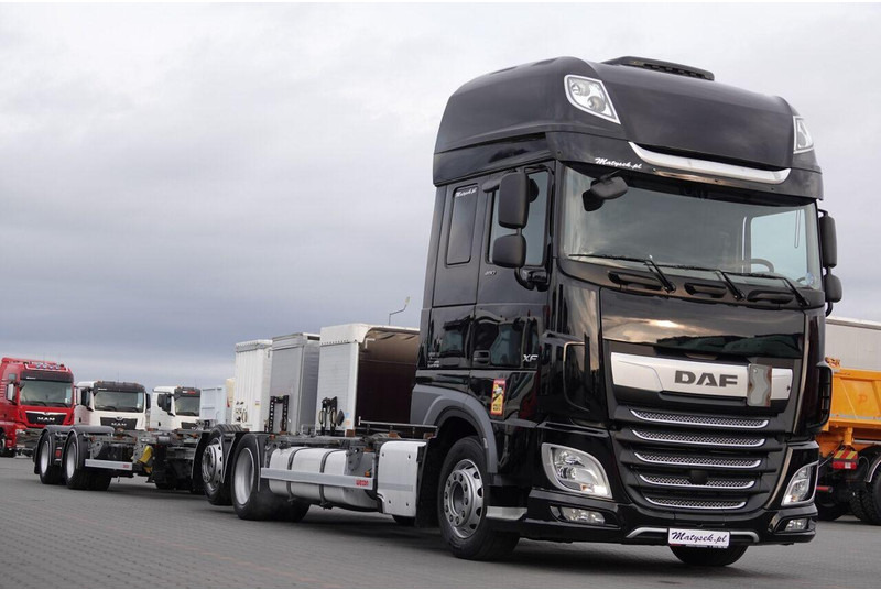 DAF XF 480 - Camión portacontenedore/ Intercambiable: foto 2 DAF XF 480 - Camión portacontenedore/ Intercambiable: foto 2