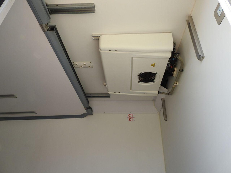 Furgoneta frigorifica Iveco DAILY 35C15 KONTENER CHŁODNIA -12*C ZASILANIE 230V BLIŹNIACZE KO: foto 19 Furgoneta frigorifica Iveco DAILY 35C15 KONTENER CHŁODNIA -12*C ZASILANIE 230V BLIŹNIACZE KO: foto 19