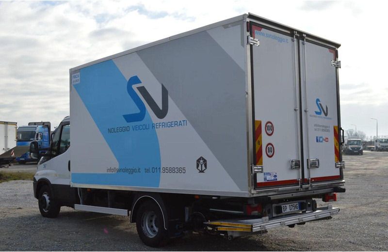 Iveco DAILY 60C15 REFRIGERATOR + SIDE AND REAR DOORS, LIFT FOLDED UNDE - Furgoneta frigorifica: foto 3 Iveco DAILY 60C15 REFRIGERATOR + SIDE AND REAR DOORS, LIFT FOLDED UNDE - Furgoneta frigorifica: foto 3