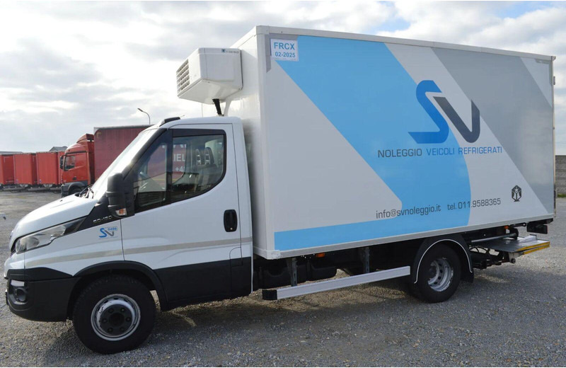 Iveco DAILY 60C15 REFRIGERATOR + SIDE AND REAR DOORS, LIFT FOLDED UNDE - Furgoneta frigorifica: foto 2 Iveco DAILY 60C15 REFRIGERATOR + SIDE AND REAR DOORS, LIFT FOLDED UNDE - Furgoneta frigorifica: foto 2