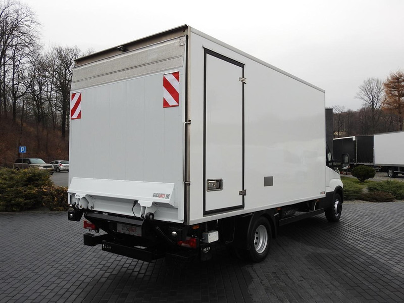 Iveco DAILY 70C17 CHŁODNIA 0*C WINDA 9 PALET ZASILANIE 230V TEMPOMAT K - Furgoneta frigorifica: foto 3 Iveco DAILY 70C17 CHŁODNIA 0*C WINDA 9 PALET ZASILANIE 230V TEMPOMAT K - Furgoneta frigorifica: foto 3