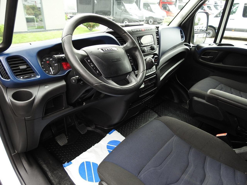 Iveco DAILY 70C18 PLANDEKA WINDA 12 PALET WEBASTO TEMPOMAT BLIŹNIACZE - Camión caja cerrada: foto 2 Iveco DAILY 70C18 PLANDEKA WINDA 12 PALET WEBASTO TEMPOMAT BLIŹNIACZE - Camión caja cerrada: foto 2