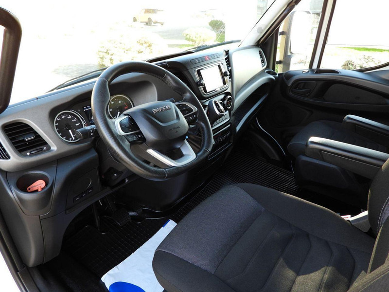 Iveco DAILY 70C18 PLANDEKA WINDA 16 PALET WEBASTO TEMPOMAT NAWIGACJA L - Furgoneta con lona: foto 2 Iveco DAILY 70C18 PLANDEKA WINDA 16 PALET WEBASTO TEMPOMAT NAWIGACJA L - Furgoneta con lona: foto 2