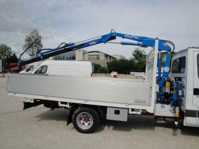 Iveco Daily 35C11 - flatbed+crane - Camión caja abierta, Camión grúa: foto 4 Iveco Daily 35C11 - flatbed+crane - Camión caja abierta, Camión grúa: foto 4