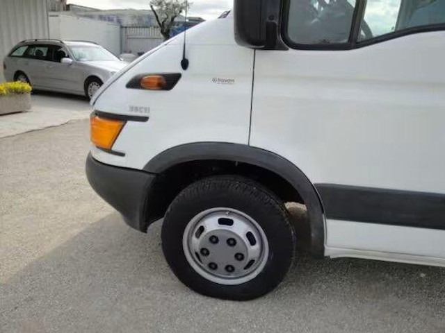Leasing de Iveco Daily 35C11 - flatbed+crane Iveco Daily 35C11 - flatbed+crane: foto 8