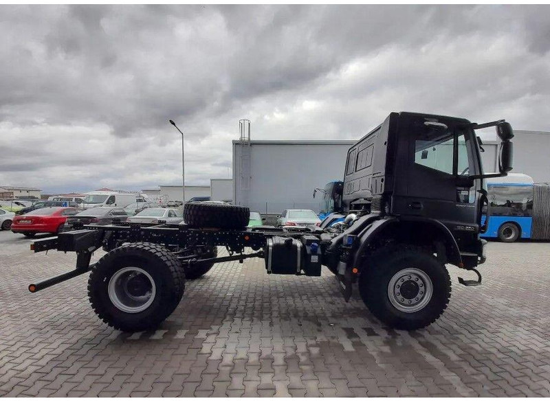 Iveco EuroCargo 4x4 ML150E28WS Chassis - Camión chasis: foto 4 Iveco EuroCargo 4x4 ML150E28WS Chassis - Camión chasis: foto 4