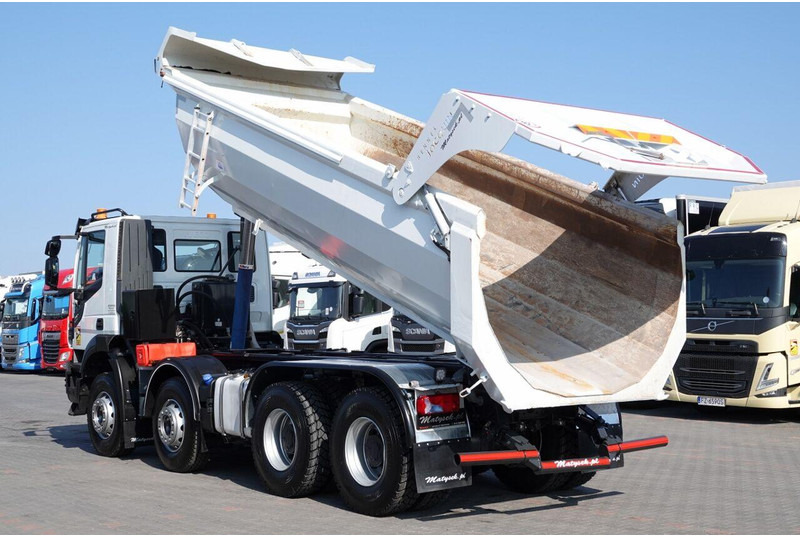 Iveco STRALIS X-WAY 480 / 8x4 / WYWROTKA TYLNOZSYP + HYDROKLAPA / OPON - Camión volquete: foto 2 Iveco STRALIS X-WAY 480 / 8x4 / WYWROTKA TYLNOZSYP + HYDROKLAPA / OPON - Camión volquete: foto 2