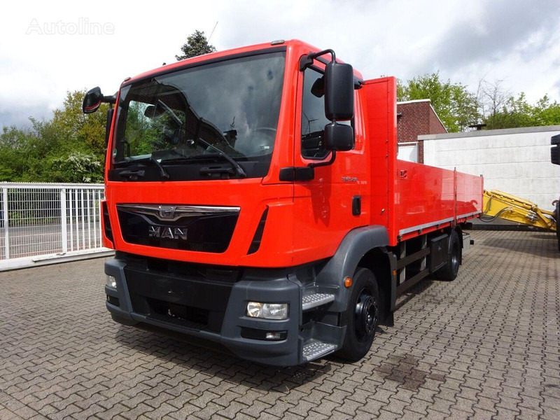 MAN 15.250 TGM Flatbed - Camión caja abierta: foto 2 MAN 15.250 TGM Flatbed - Camión caja abierta: foto 2
