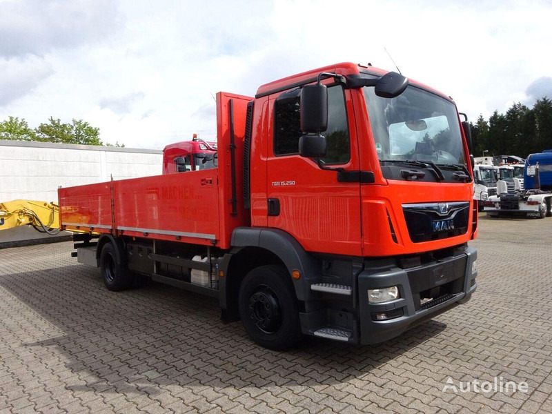 MAN 15.250 TGM Flatbed - Camión caja abierta: foto 4 MAN 15.250 TGM Flatbed - Camión caja abierta: foto 4