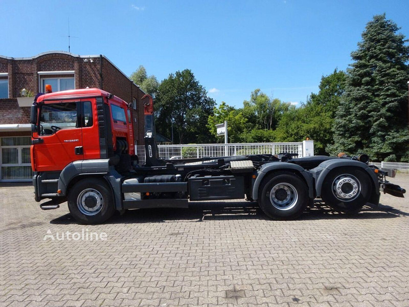 MAN TGA 26.360 - Hook lift truck 6x4 - Camión multibasculante, Camión grúa: foto 5 MAN TGA 26.360 - Hook lift truck 6x4 - Camión multibasculante, Camión grúa: foto 5