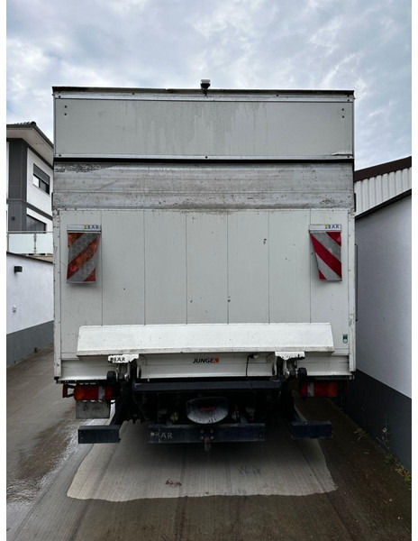 MAN TGL 8.250 - Camión caja cerrada: foto 4 MAN TGL 8.250 - Camión caja cerrada: foto 4