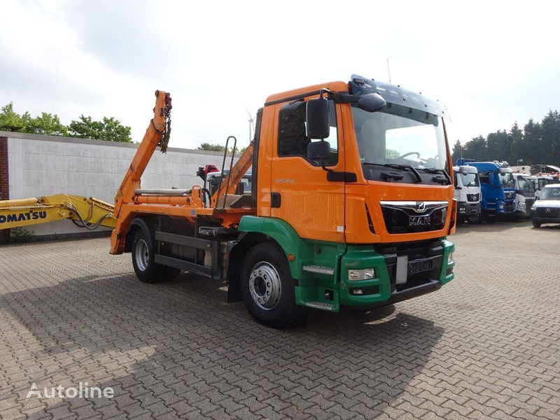 MAN TGM 18.340 Meiller AK12 MT Skip Loader - Camión portacontenedor de cadenas: foto 2 MAN TGM 18.340 Meiller AK12 MT Skip Loader - Camión portacontenedor de cadenas: foto 2