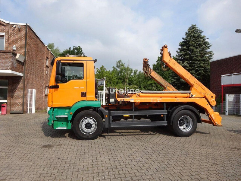 MAN TGM 18.340 Skip loader - Camión portacontenedor de cadenas: foto 3 MAN TGM 18.340 Skip loader - Camión portacontenedor de cadenas: foto 3
