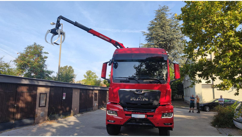 MAN TGS 33.520 - Camión forestal, Camión grúa: foto 4 MAN TGS 33.520 - Camión forestal, Camión grúa: foto 4