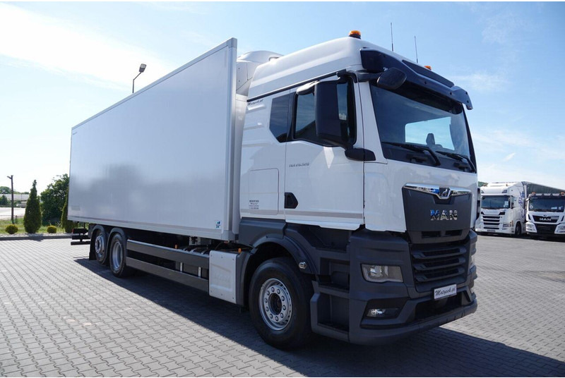 MAN TGX 26.520 / 6x2 / CHŁODNIA -8,6 M / AGREGAT THERMO KING T-1000R - Camión frigorífico: foto 3 MAN TGX 26.520 / 6x2 / CHŁODNIA -8,6 M / AGREGAT THERMO KING T-1000R - Camión frigorífico: foto 3