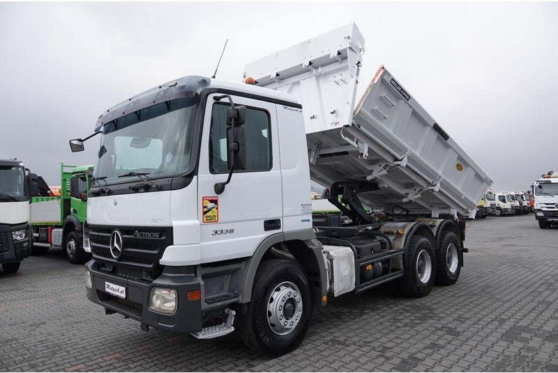 Mercedes-Benz ACTROS 3336 / 6x4 / WYWROTKA / BORDMATIC / HYDROBURTA / MEILLER - Camión volquete: foto 3 Mercedes-Benz ACTROS 3336 / 6x4 / WYWROTKA / BORDMATIC / HYDROBURTA / MEILLER - Camión volquete: foto 3