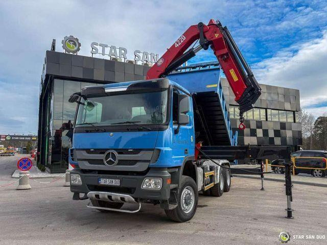 Mercedes-Benz ACTROS 3341 6x6 HMF 4220 K4 CRANE KIPPER - Camión volquete, Camión grúa: foto 2 Mercedes-Benz ACTROS 3341 6x6 HMF 4220 K4 CRANE KIPPER - Camión volquete, Camión grúa: foto 2