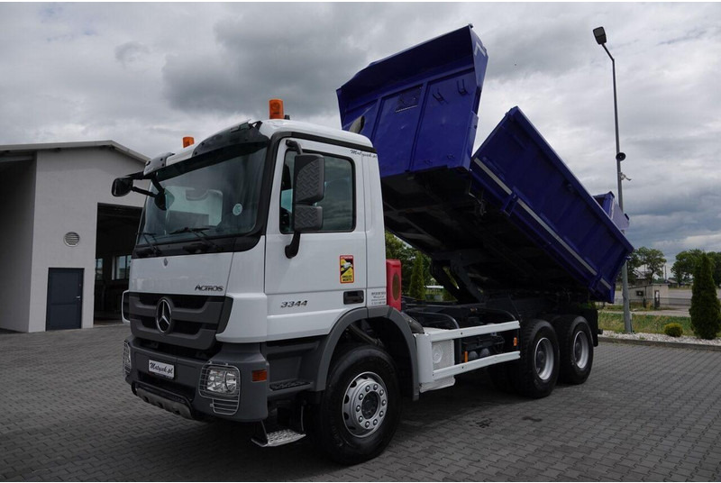 Mercedes-Benz ACTROS 3344 / 6x4 / WYWROTKA 2 STR / BORDMATIC / HYDROBURTA / HY - Camión volquete: foto 3 Mercedes-Benz ACTROS 3344 / 6x4 / WYWROTKA 2 STR / BORDMATIC / HYDROBURTA / HY - Camión volquete: foto 3