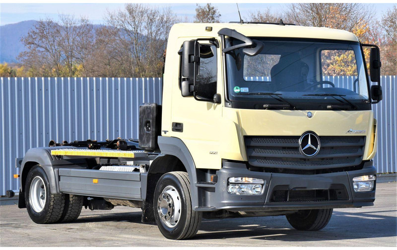 Mercedes-Benz ATEGO 1221 * ABROLLKIPPER * TOPZUSTAND - Camión multibasculante: foto 3 Mercedes-Benz ATEGO 1221 * ABROLLKIPPER * TOPZUSTAND - Camión multibasculante: foto 3