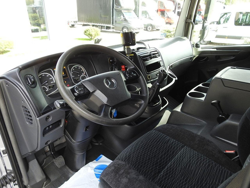 Mercedes-Benz ATEGO 1221 PLANDEKA WINDA 16 PALET WEBASTO KLIMATYZACJA PNEUMATY - Camión caja cerrada: foto 2 Mercedes-Benz ATEGO 1221 PLANDEKA WINDA 16 PALET WEBASTO KLIMATYZACJA PNEUMATY - Camión caja cerrada: foto 2