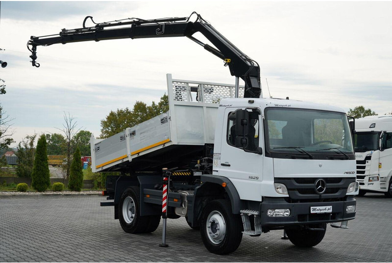 Mercedes-Benz ATEGO 1629 / 4x4 / WYWROTKA + HDS HIAB 111 B-3 / PILOT / ROTAT - Camión volquete, Camión grúa: foto 1 Mercedes-Benz ATEGO 1629 / 4x4 / WYWROTKA + HDS HIAB 111 B-3 / PILOT / ROTAT - Camión volquete, Camión grúa: foto 1