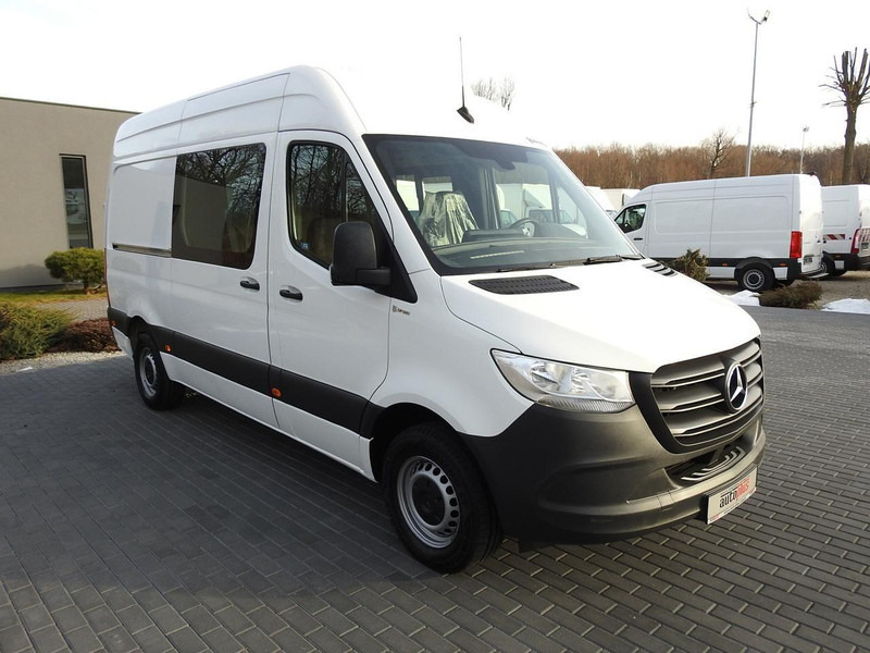 Mercedes-Benz SPRINTER 314 FURGON BRYGADÓWKA 6 MIEJSC TEMPOMAT KLIMATYZACJA - Minibús, Furgoneta de pasajeros: foto 4 Mercedes-Benz SPRINTER 314 FURGON BRYGADÓWKA 6 MIEJSC TEMPOMAT KLIMATYZACJA - Minibús, Furgoneta de pasajeros: foto 4