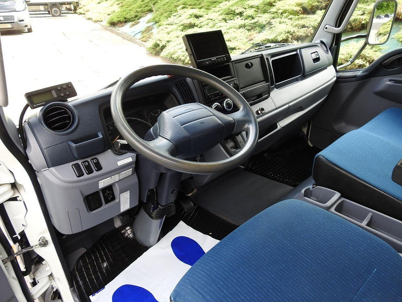 Mitsubishi Fuso CANTER FUSO 7C15 KONTENER CHŁODNIA WINDA 14 PALET -4*C ZASILANIE - Camión frigorífico: foto 2 Mitsubishi Fuso CANTER FUSO 7C15 KONTENER CHŁODNIA WINDA 14 PALET -4*C ZASILANIE - Camión frigorífico: foto 2