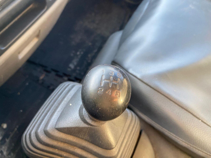 Camión con plataforma elevadora Nissan Cabstar 35.12 - ISOLI PT 225 aerial working platform 22,5m - 3,5: foto 11 Camión con plataforma elevadora Nissan Cabstar 35.12 - ISOLI PT 225 aerial working platform 22,5m - 3,5: foto 11