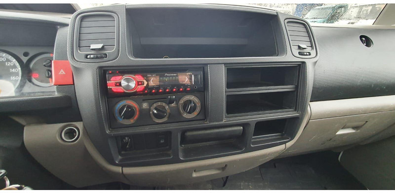 Camión con plataforma elevadora Nissan Cabstar 35.12 - ISOLI PT 225 aerial working platform 22,5m - 3,5: foto 12 Camión con plataforma elevadora Nissan Cabstar 35.12 - ISOLI PT 225 aerial working platform 22,5m - 3,5: foto 12