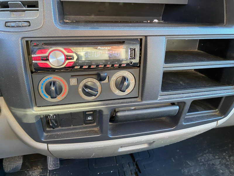 Camión con plataforma elevadora Nissan Cabstar 35.12 - ISOLI PT 225 aerial working platform 22,5m - 3,5: foto 13 Camión con plataforma elevadora Nissan Cabstar 35.12 - ISOLI PT 225 aerial working platform 22,5m - 3,5: foto 13