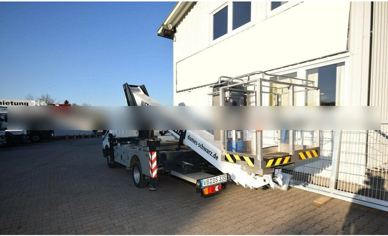 Nissan NT 400 Cabstar - Lifting basket truck - Camión con plataforma elevadora: foto 4 Nissan NT 400 Cabstar - Lifting basket truck - Camión con plataforma elevadora: foto 4