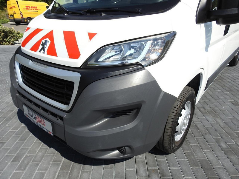 Minibús, Furgoneta de pasajeros Peugeot BOXER FURGON BRYGADÓWKA  7 MIEJSC 110KM [ D89973 ]: foto 19