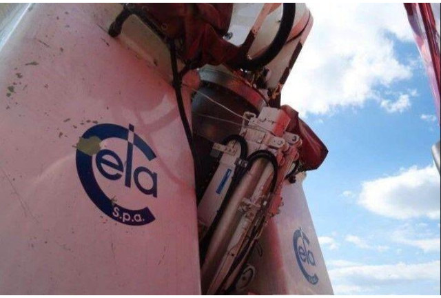 Camión con plataforma elevadora Renault KERAX 410.19 4x4 Emelőkosaras Cela 17m: foto 11