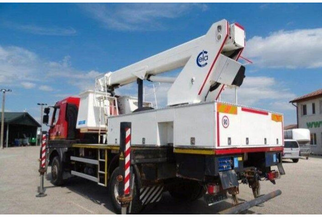 Camión con plataforma elevadora Renault KERAX 410.19 4x4 Emelőkosaras Cela 17m: foto 6