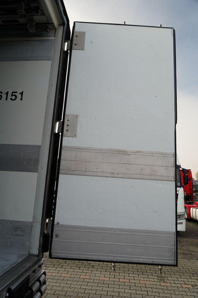 Leasing de Schmitz Cargobull CHŁODNIA / THERMO KING SLX 300 / HAKÓWKA / OŚ PODNOSZONA / KOSZ Schmitz Cargobull CHŁODNIA / THERMO KING SLX 300 / HAKÓWKA / OŚ PODNOSZONA / KOSZ: foto 14