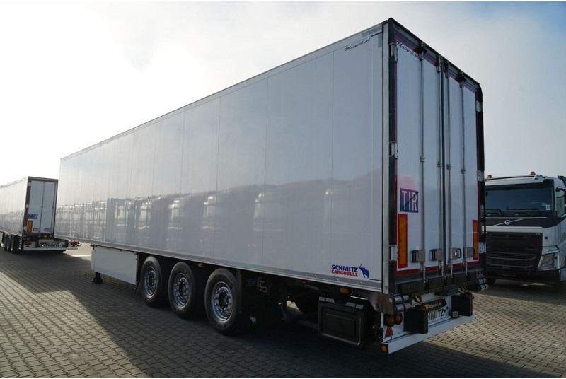 Schmitz Cargobull CHŁODNIA / THERMO KING SLX 300 / HAKÓWKA / OŚ PODNOSZONA / KOSZ - Semirremolque frigorífico: foto 3 Schmitz Cargobull CHŁODNIA / THERMO KING SLX 300 / HAKÓWKA / OŚ PODNOSZONA / KOSZ - Semirremolque frigorífico: foto 3
