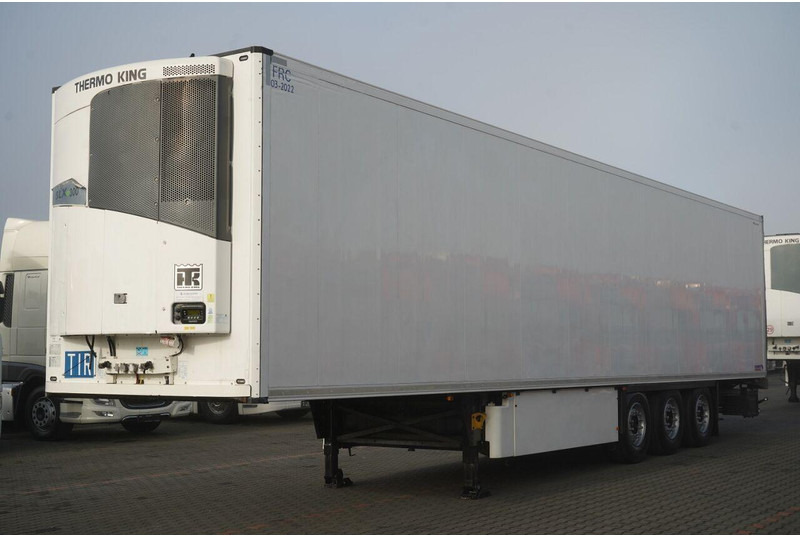 Schmitz Cargobull CHŁODNIA / THERMO KING SLX 300 / HAKÓWKA / OŚ PODNOSZONA / KOSZ - Semirremolque frigorífico: foto 1 Schmitz Cargobull CHŁODNIA / THERMO KING SLX 300 / HAKÓWKA / OŚ PODNOSZONA / KOSZ - Semirremolque frigorífico: foto 1