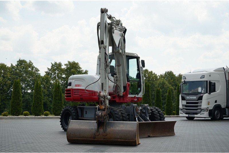 Takeuchi TB 295 W / KOPARKA KOŁOWA / 2016 ROK / PO KONTRAKCIE SERWISOWYM - Excavadora de ruedas: foto 5 Takeuchi TB 295 W / KOPARKA KOŁOWA / 2016 ROK / PO KONTRAKCIE SERWISOWYM - Excavadora de ruedas: foto 5