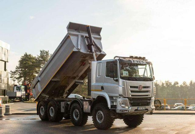 Tatra PHOENIX 8x8 Tipper - Camión volquete, Camión grúa: foto 2 Tatra PHOENIX 8x8 Tipper - Camión volquete, Camión grúa: foto 2