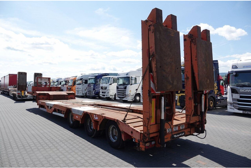 Trax NACZEPA LAWETA / NISKOPODWOZIE / NAJAZDY HYDRAULICZNE / OŚ SKRĘ - Semirremolque góndola rebajadas: foto 5 Trax NACZEPA LAWETA / NISKOPODWOZIE / NAJAZDY HYDRAULICZNE / OŚ SKRĘ - Semirremolque góndola rebajadas: foto 5