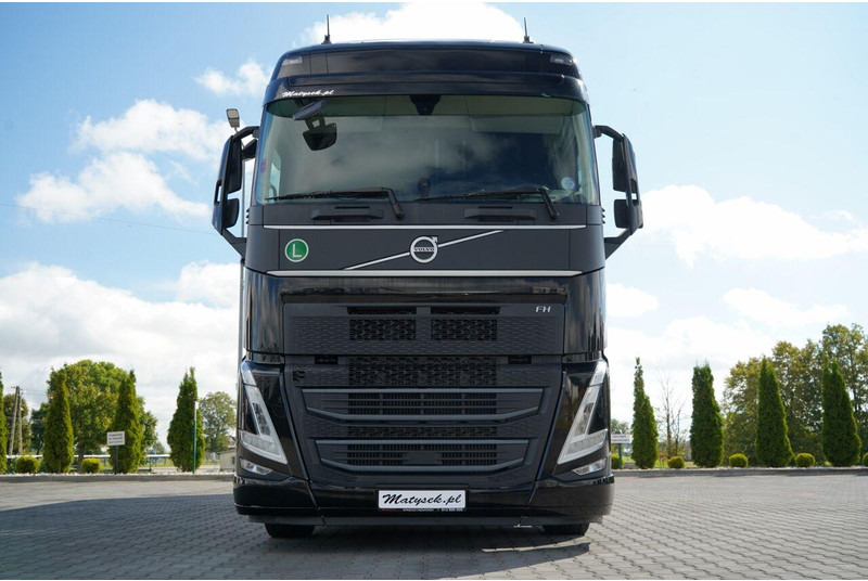 Volvo FH 500 / I-SAVE / TANDEM PRZEJAZDOWY / 2023 / KLIMA POSTOJOWA / - Camión lona: foto 3 Volvo FH 500 / I-SAVE / TANDEM PRZEJAZDOWY / 2023 / KLIMA POSTOJOWA / - Camión lona: foto 3