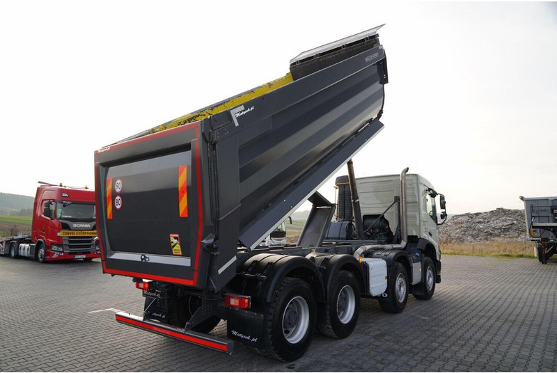 Volvo FMX 460 / 8x4 / WYWROTKA TYLNOZSYPOWA / MEILLER KIPPER / EURO 6 - Camión volquete: foto 4 Volvo FMX 460 / 8x4 / WYWROTKA TYLNOZSYPOWA / MEILLER KIPPER / EURO 6 - Camión volquete: foto 4
