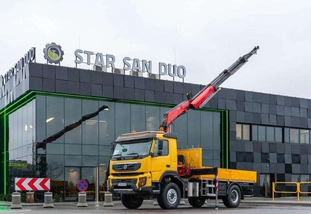 Volvo FMX330 4x4 FASSI F135A2.23 Crane Kran - Camión caja abierta, Camión grúa: foto 1 Volvo FMX330 4x4 FASSI F135A2.23 Crane Kran - Camión caja abierta, Camión grúa: foto 1