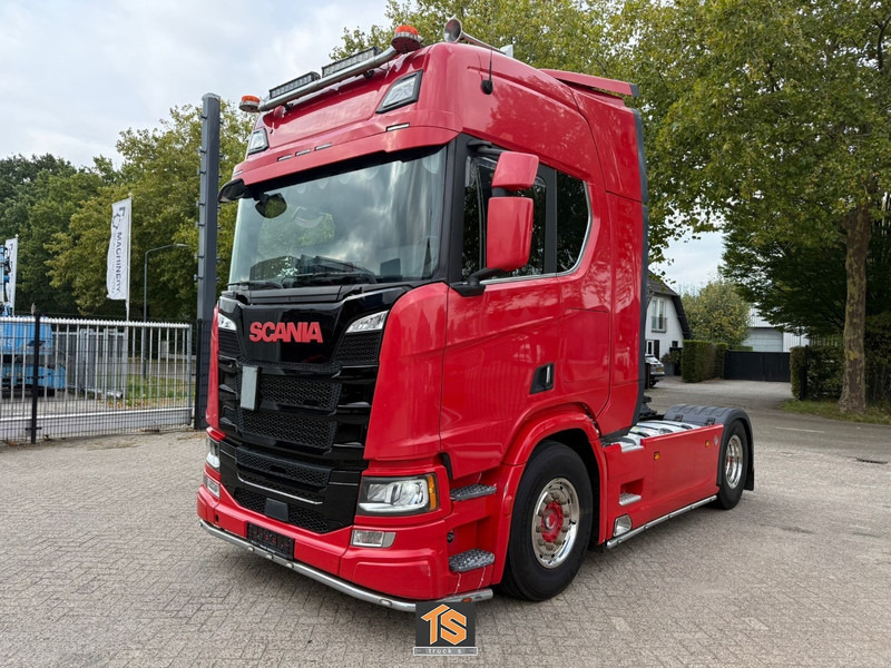 Scania R650 V8 - SHOW TRUCK - EURO 6 D - FULL AIR - RETARDER - GERMAN TRUCK - HYDRAULIC - TOP TOP TOP!! - Cabeza tractora: foto 1 Scania R650 V8 - SHOW TRUCK - EURO 6 D - FULL AIR - RETARDER - GERMAN TRUCK - HYDRAULIC - TOP TOP TOP!! - Cabeza tractora: foto 1