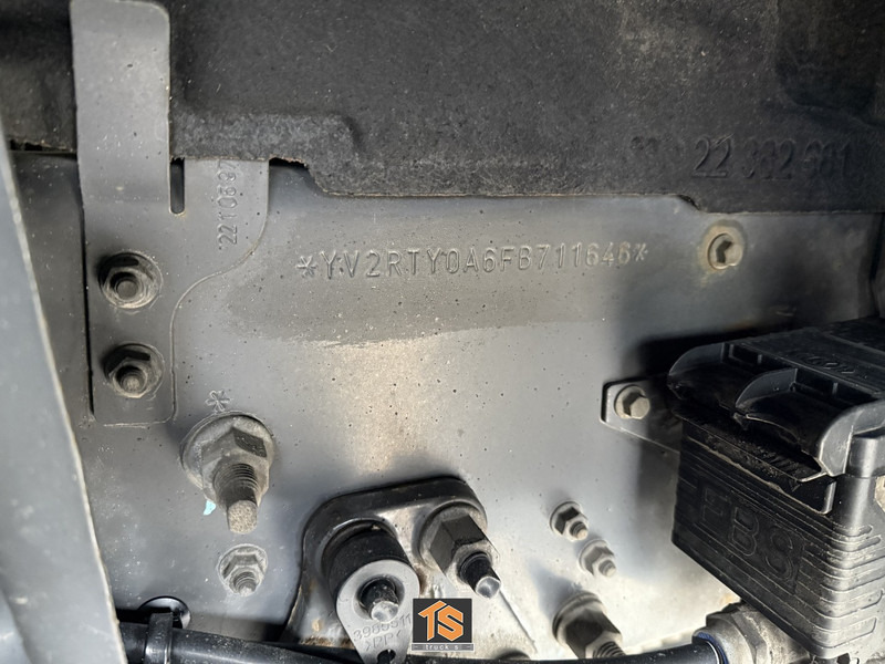 Volvo FH 460 - 2 TANKS - NL TOP TRUCK - HEBESATTEL - LIFTING FIFTH WHEEL - TUV 9/25 - Cabeza tractora: foto 4 Volvo FH 460 - 2 TANKS - NL TOP TRUCK - HEBESATTEL - LIFTING FIFTH WHEEL - TUV 9/25 - Cabeza tractora: foto 4