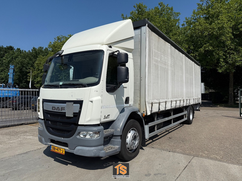 DAF LF 280 FA 19 TON - SCHUIFZEILEN/CURTAIN/GARDINEN - APK 06/2026! - NL TRUCK - TOP! - Camión lona: foto 1 DAF LF 280 FA 19 TON - SCHUIFZEILEN/CURTAIN/GARDINEN - APK 06/2026! - NL TRUCK - TOP! - Camión lona: foto 1