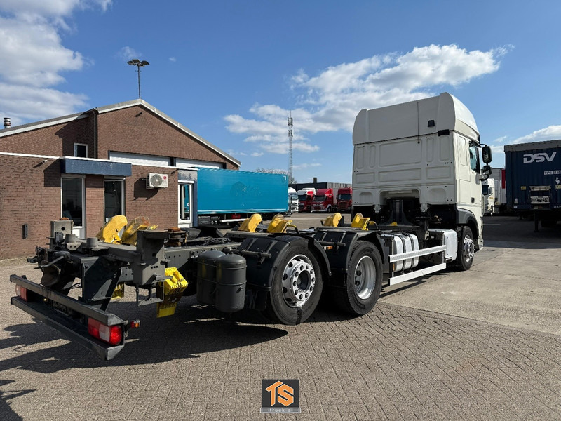 DAF XF 480 FAN SSC - RETARDER - BDF - KLIMA - GERMAN TRUCK - TOP! - Camión portacontenedore/ Intercambiable: foto 4 DAF XF 480 FAN SSC - RETARDER - BDF - KLIMA - GERMAN TRUCK - TOP! - Camión portacontenedore/ Intercambiable: foto 4