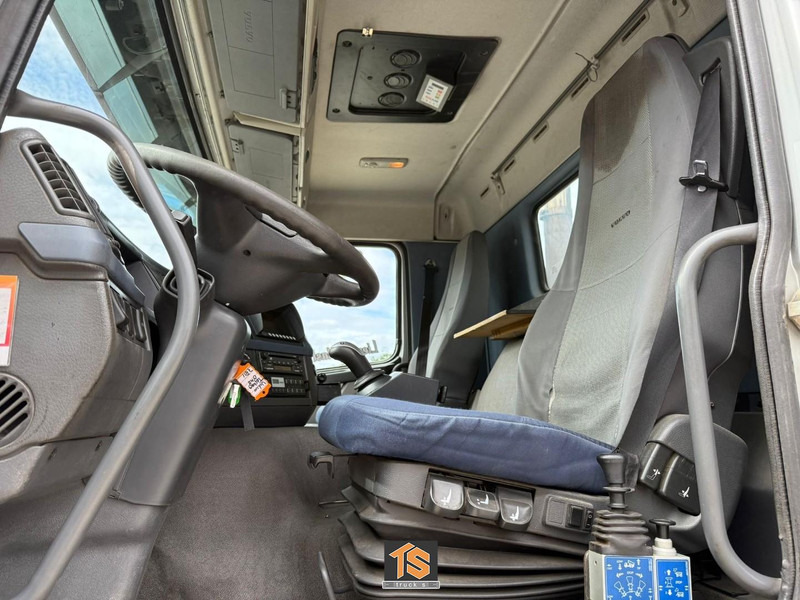 Terberg FM2000-T 8X8 - EURO 5 - AUTOMATIC - KIPPER/TIPPER - NL TRUCK - ISOLATED HARDOX - TOP! - Camión volquete: foto 4 Terberg FM2000-T 8X8 - EURO 5 - AUTOMATIC - KIPPER/TIPPER - NL TRUCK - ISOLATED HARDOX - TOP! - Camión volquete: foto 4